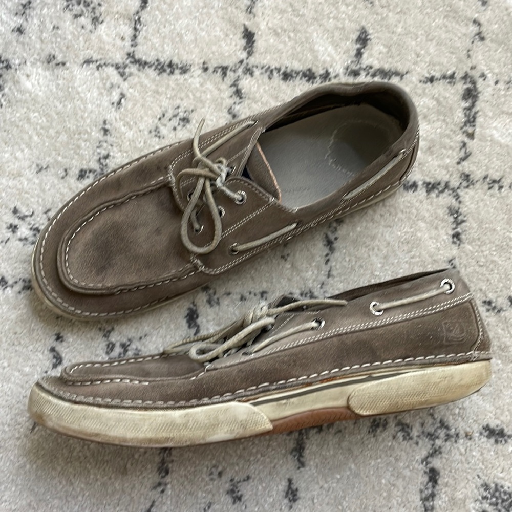 (Sperry) Men’s Original Taupe-Grey Leather Boat Shoes